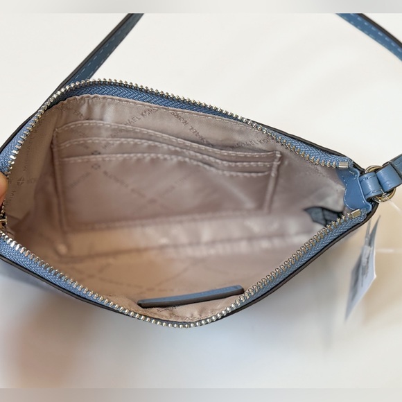 Michael Kors Jet Set Travel Large Wristlet MK Embossed Patent Frence Blue/Silver - Picture 7 of 12